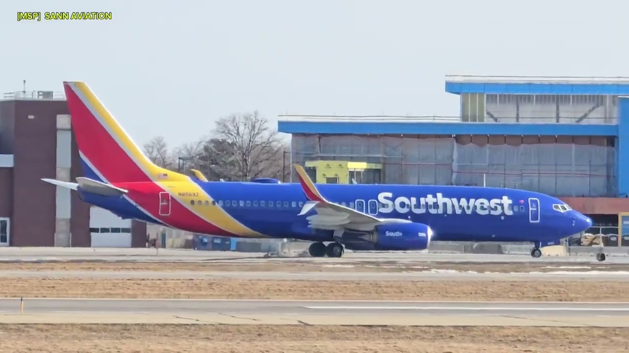 The Evening Spotting Planes in the Winter  of MSP Int'l 