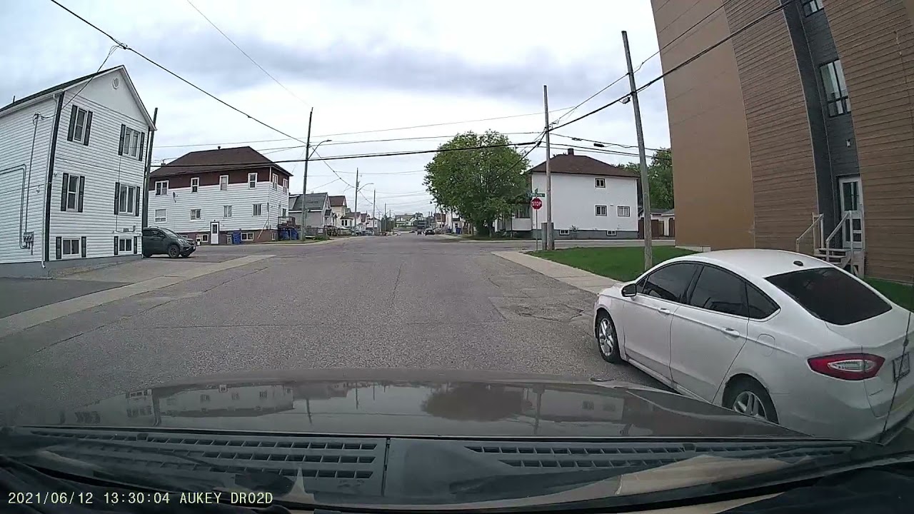 Belanger Ave. - Heading East (Timmins, Ontario, Canada)