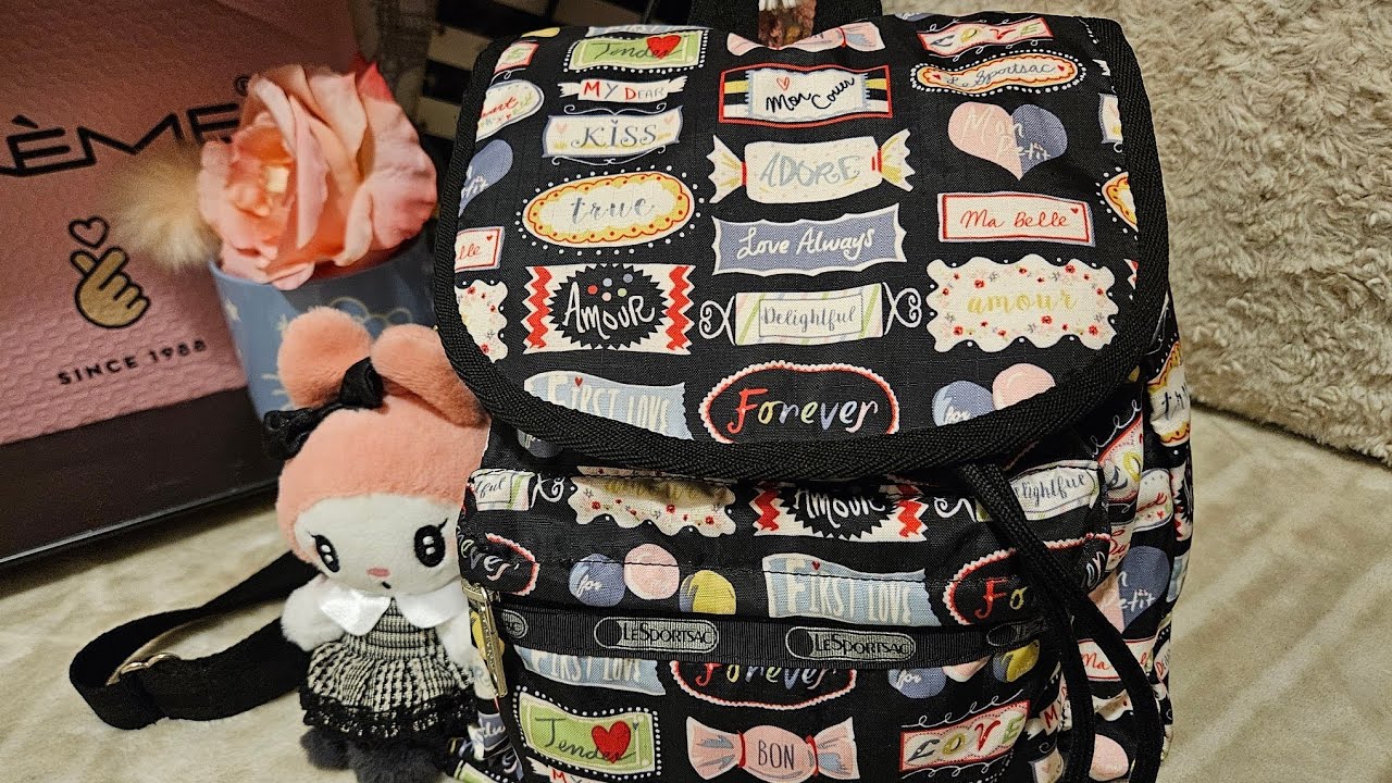 What's In My Lesportsac 'Sweet Talk' Mini Pack 🍬 🍭🍫🖤 #wimb #whatsinmybag #minibackpack