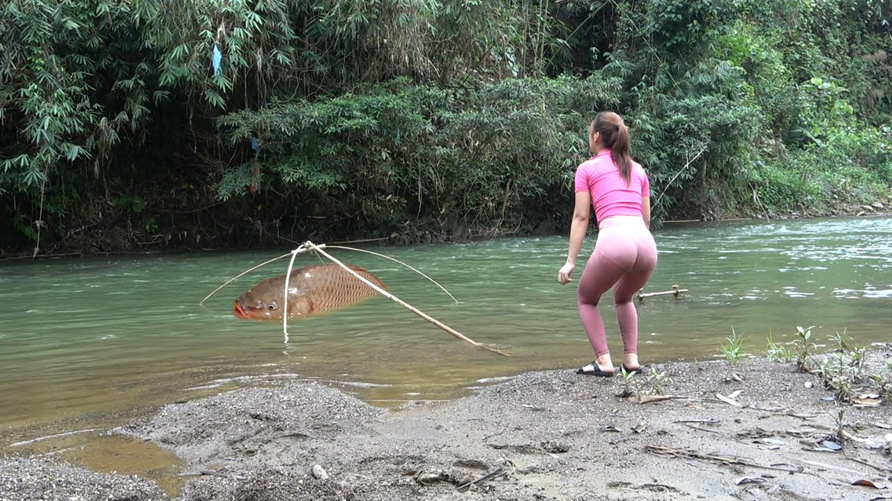 Fishing Techniques on Rivers and Lakes, Traditional Fishing with Net, Catch a Lots of Fish