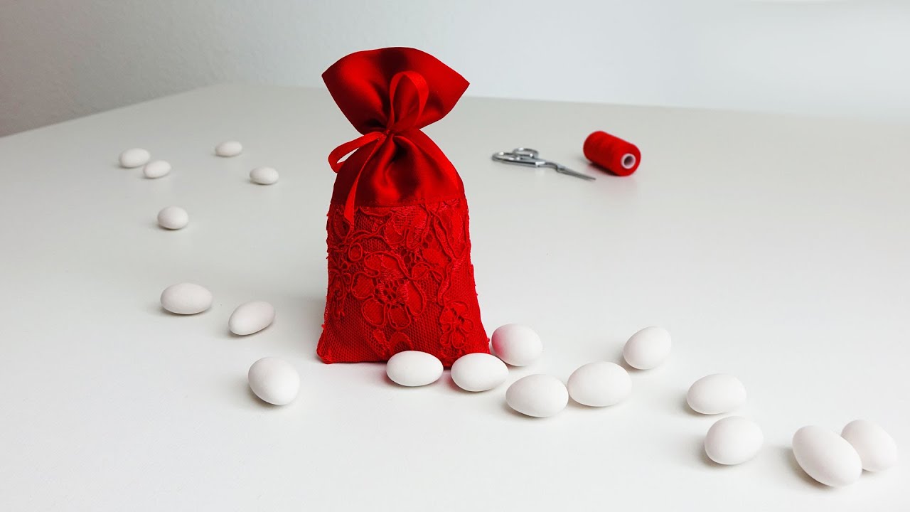 Coudre des sachets de dragées (et une robe de mariée rouge !)