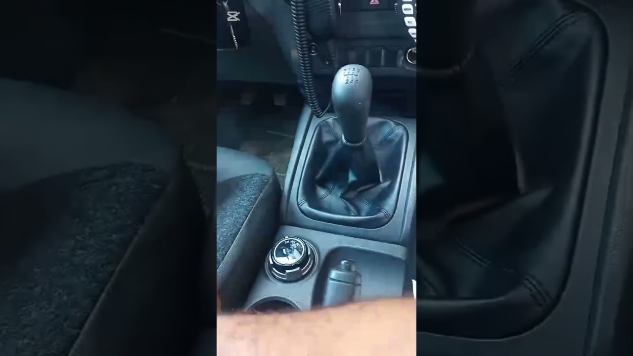 veja como trocar o filtro de cabine da Mitsubishi L200 Triton 2024