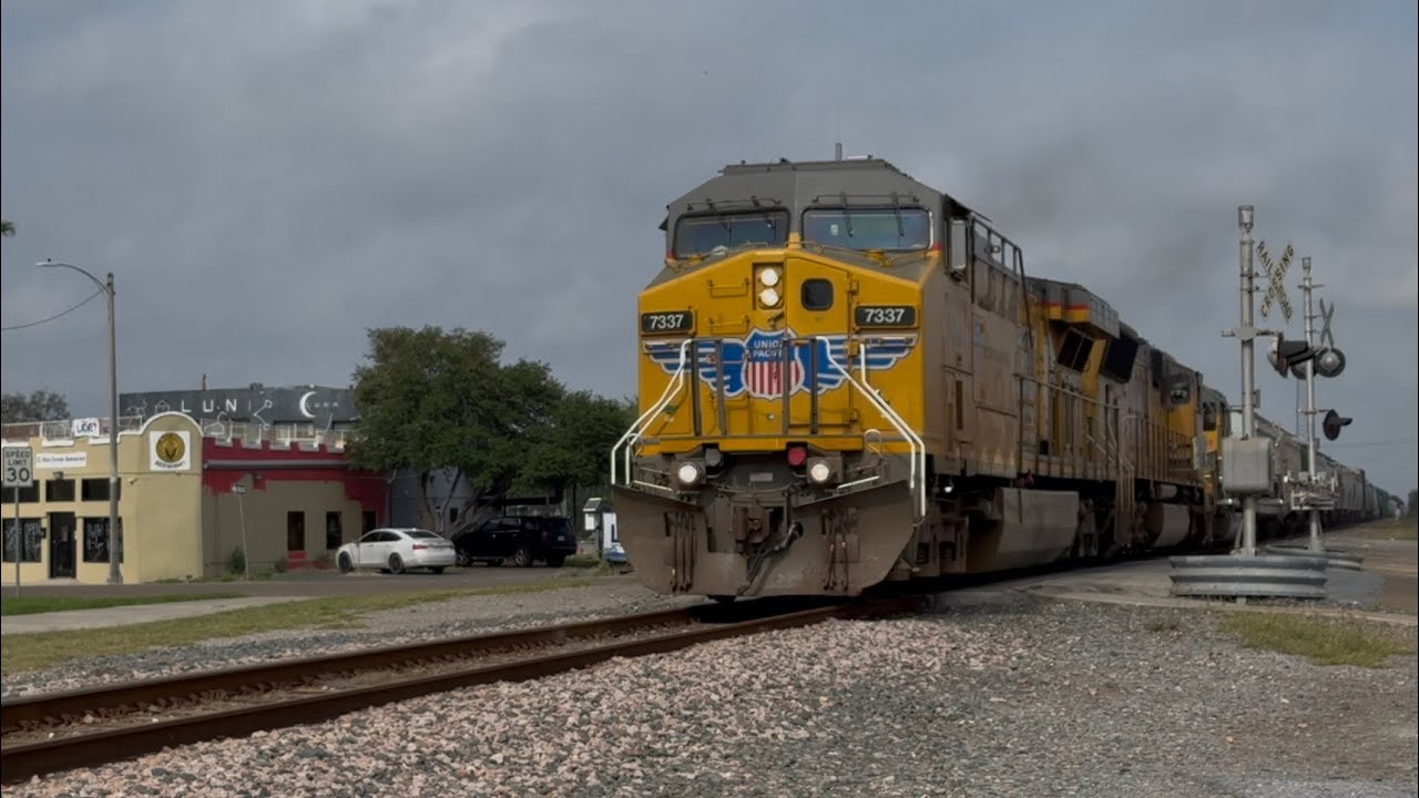 UP 7337 C44ACM leading long M-EWOL manifest in Harlingen, TX | W Jackson Ave |