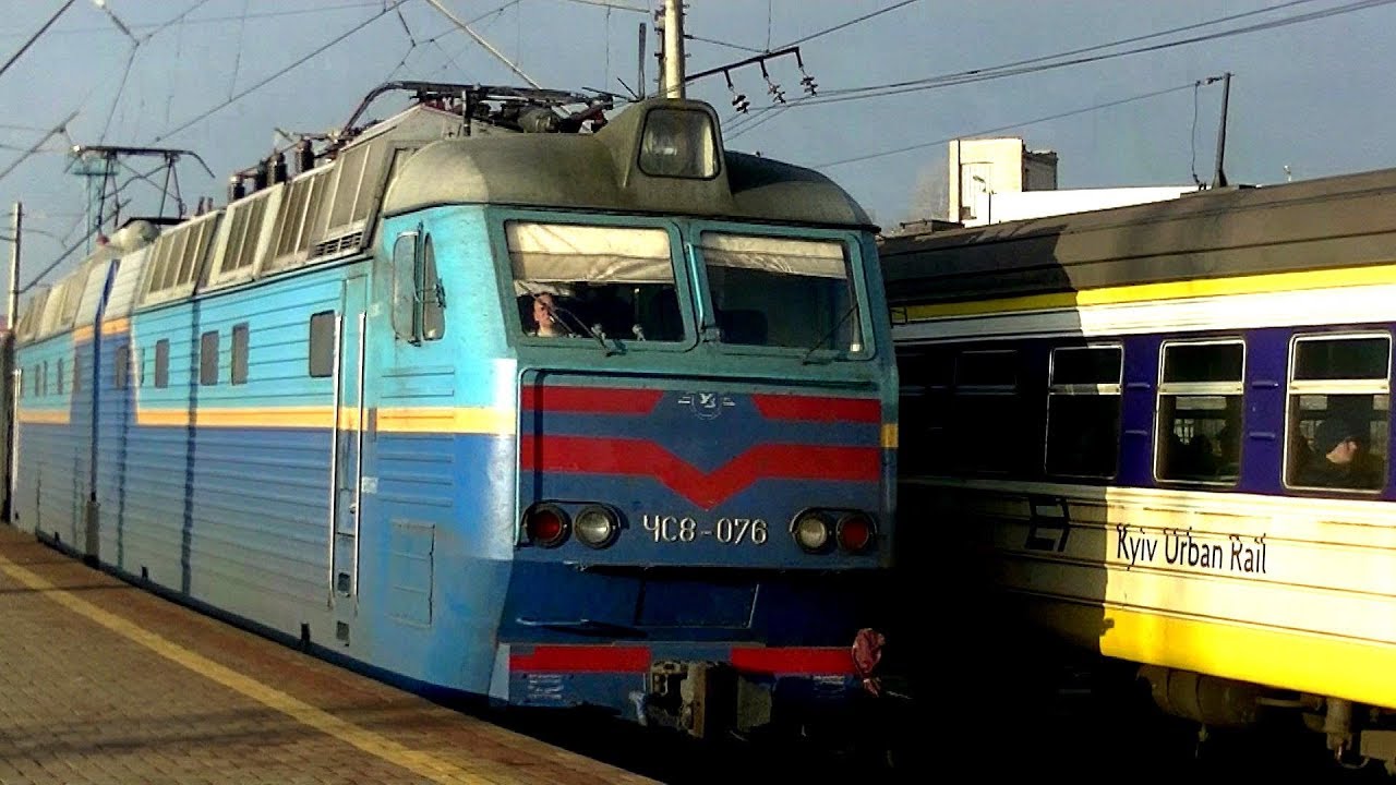 ЕР9М-522 та  ЧС8-076 з поїздом №44!