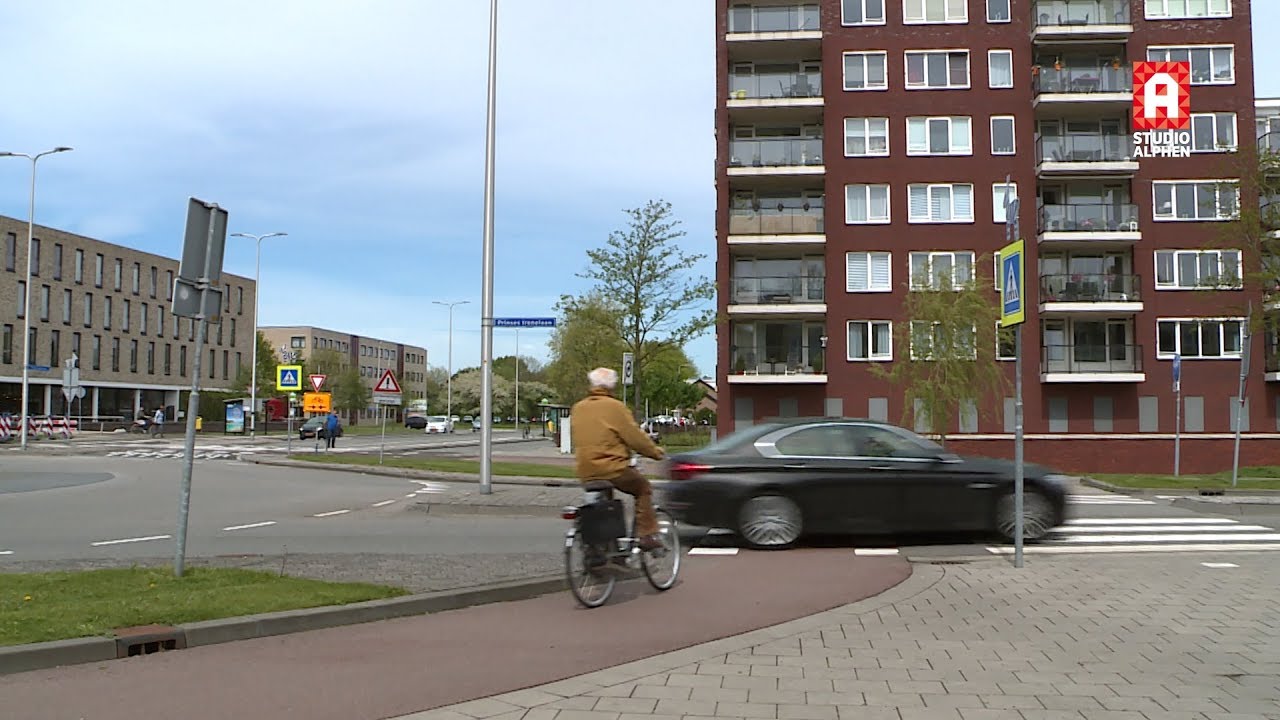 Fietsers voorrang op rotondes in Alphen aan den Rijn