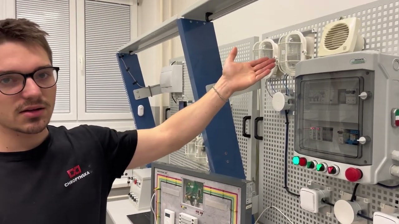 Centrum odborné přípravy technické Kroměříž - Garážový rozvaděč