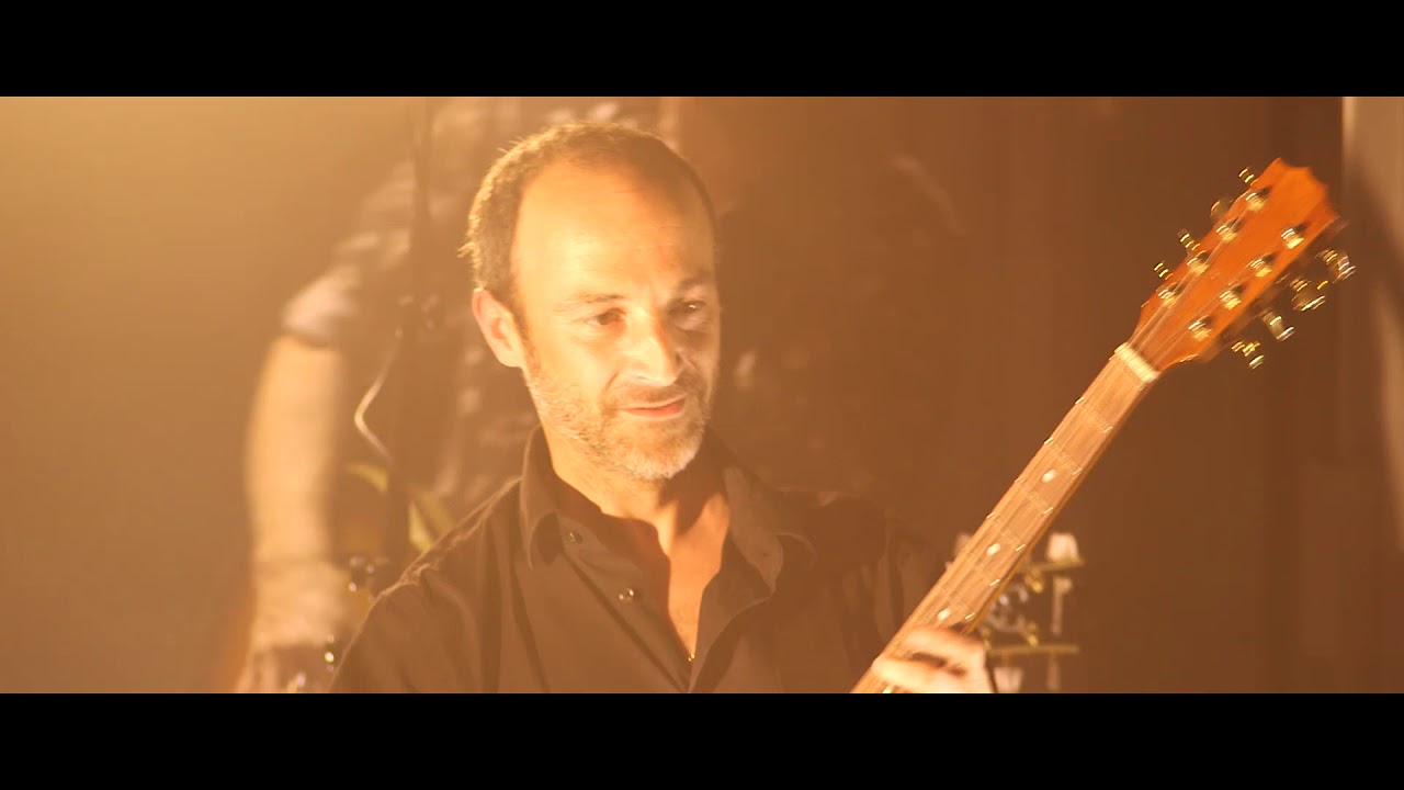 EL COMUNERO / A LAS BARRICADAS (live)