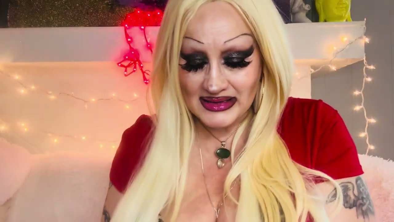 Ditzy💜Bimbo💜Asmr💜no way?!&hellip; a MISS A makeup HAULY HAUL! & swatches! Periodttt!
