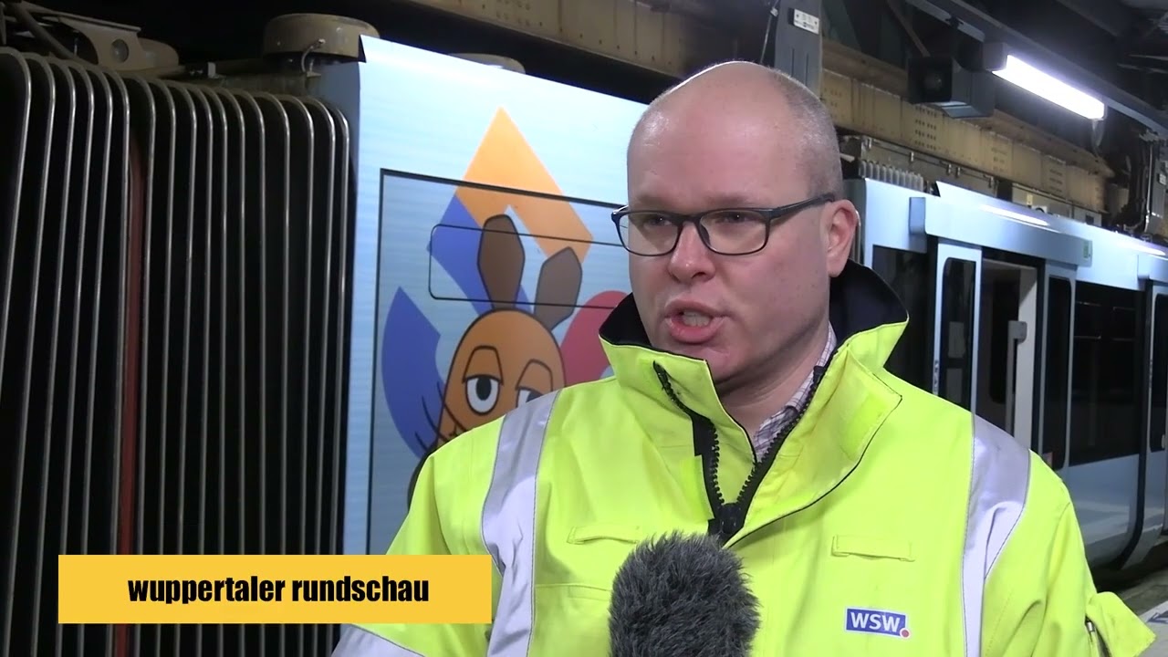 Sturm stoppt Wuppertaler Schwebebahn