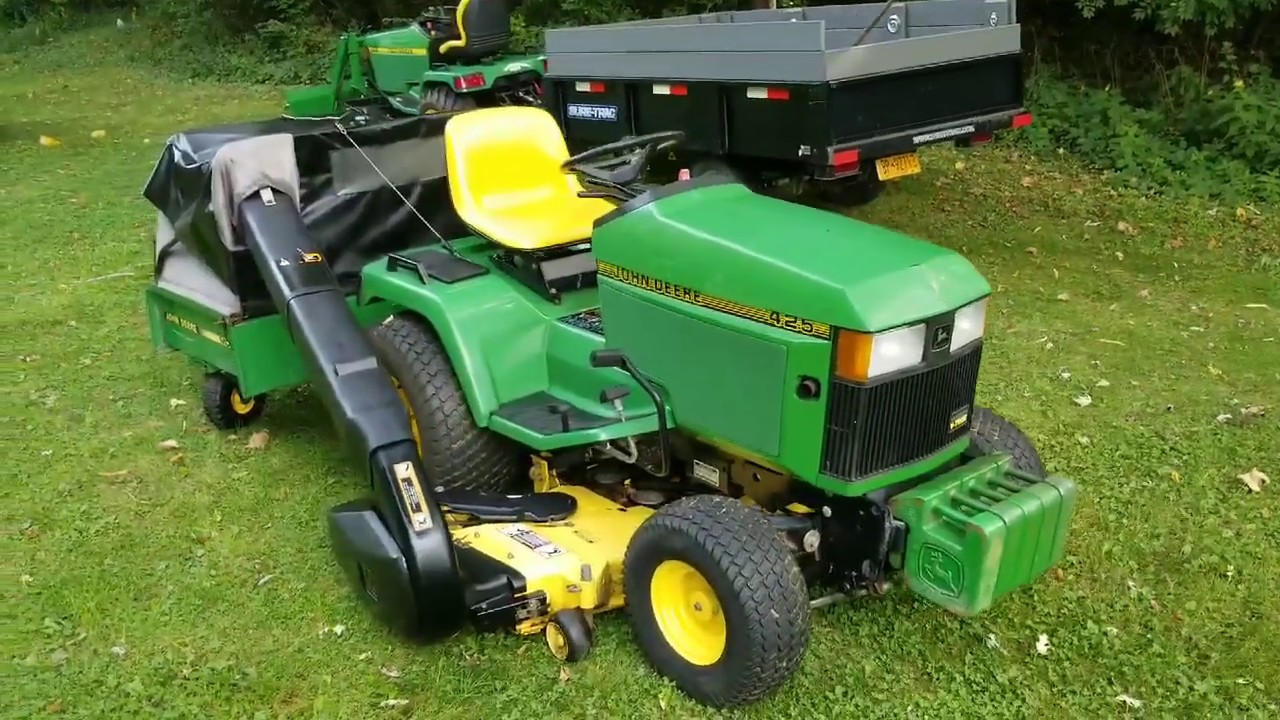John Deere 425 with MC519 and Powerflow Collection System - 445, 455