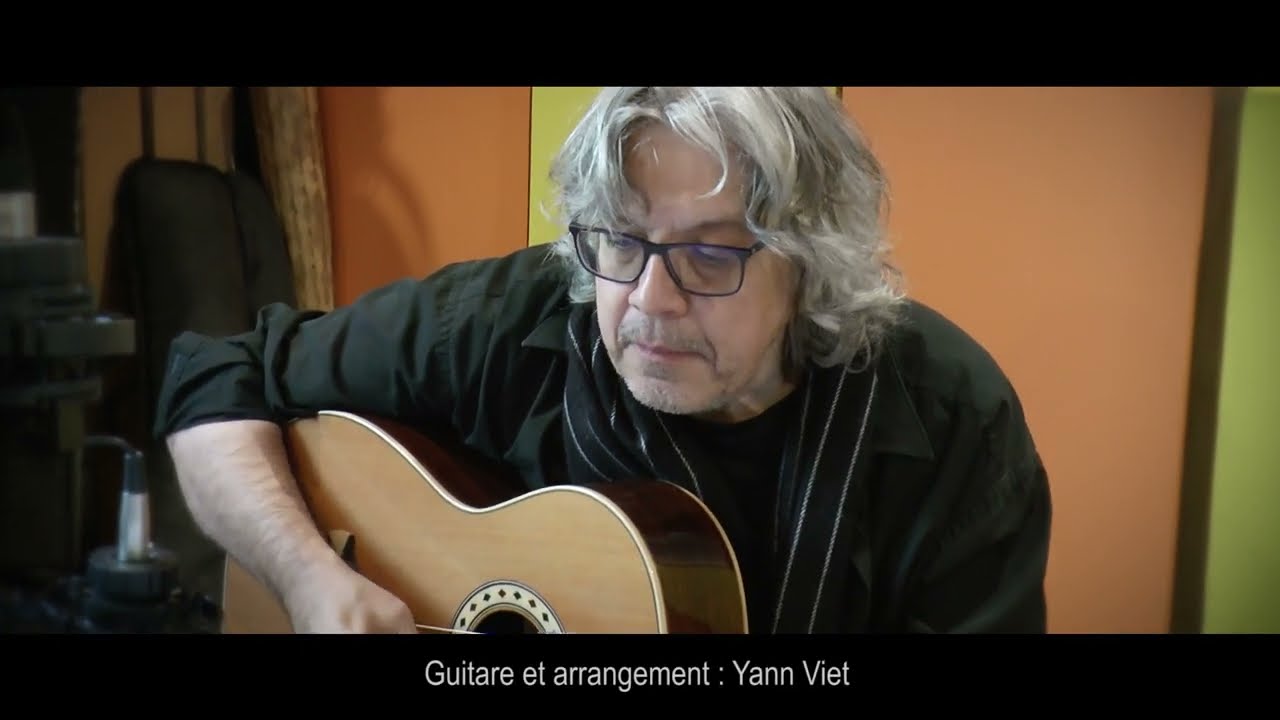 DESAFINADO (Antonio Carlos Jobim, 1958) -guitar, score & tablature Yann Viet-