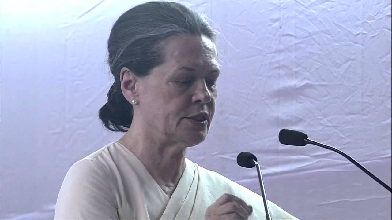 Smt. Sonia Gandhi Addresses Public Rally at Kozhikode, Kerala on April 7, 2014