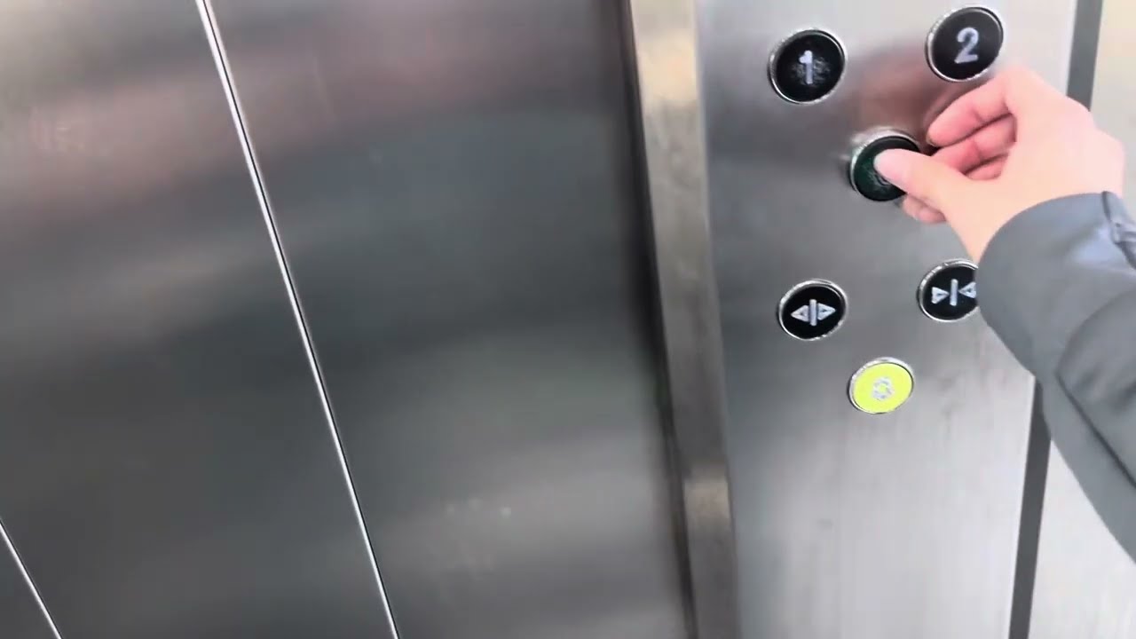 Another lift to the Wolfun shopping centres car park in Wolverhampton