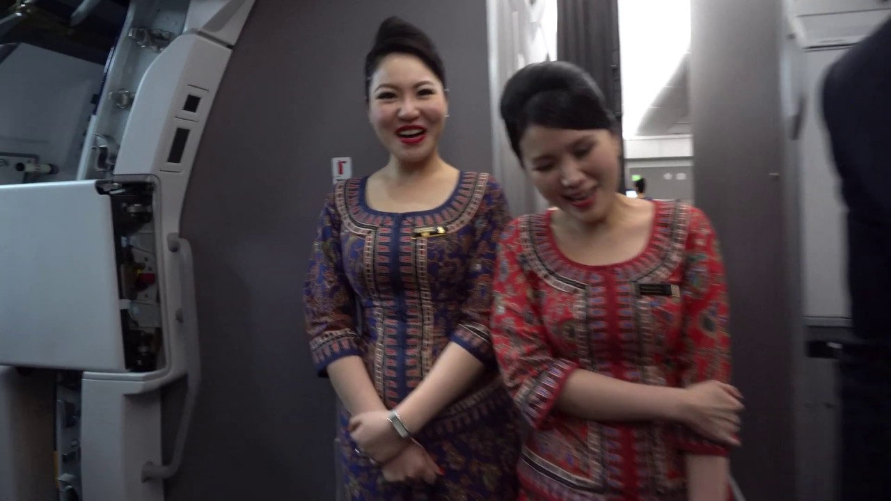 SQ22 World's Longest Flight from Singapore to New York on Singapore Airlines Premium Economy
