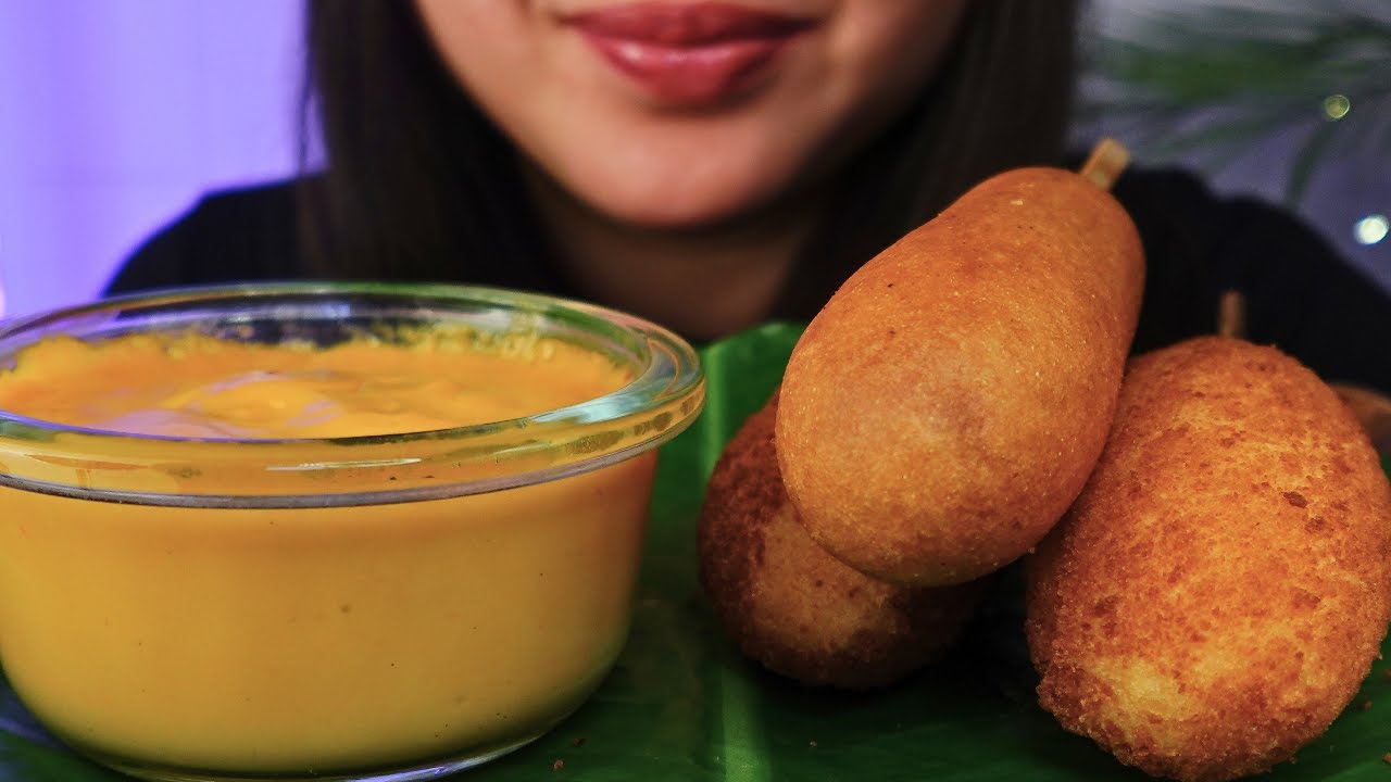 ASMR | CRUNCHY CORN DOGS WITH CHEESE SAUCE | Eating sounds No talking