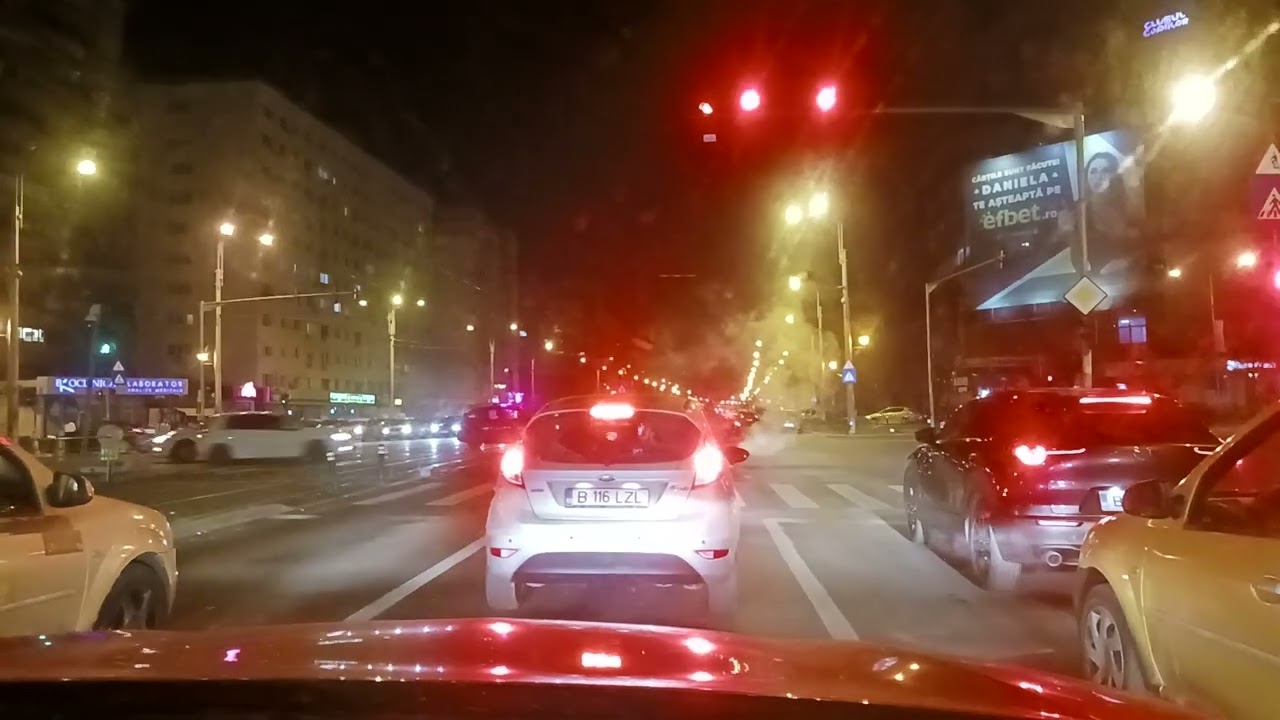 Plimbare cu masina noaptea prin cartierul Pantelimon din Bucuresti. Sos Pantelimon in miez de noapte