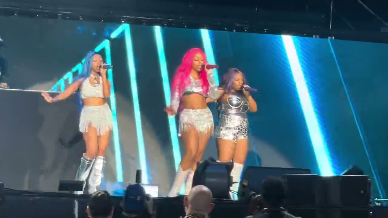 OMG Girlz perform their new single “Motion” LIVE at The Queens of R&B Tour - Raleigh, NC 🩷💙💜🔥