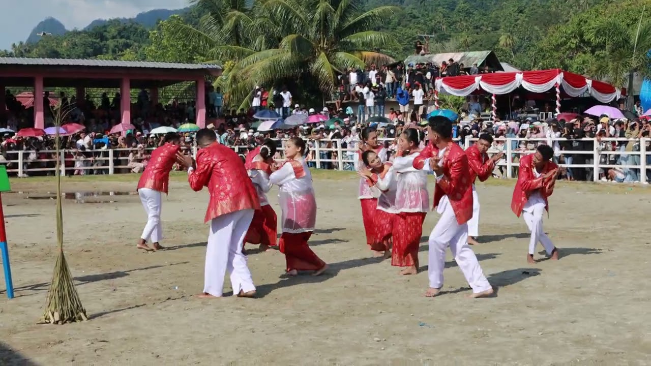 Tari Katreji Dari Gandong Negeri Soya Pada Atraksi Pukul Sapu 7 Syawal 1446 H di Negeri Morella