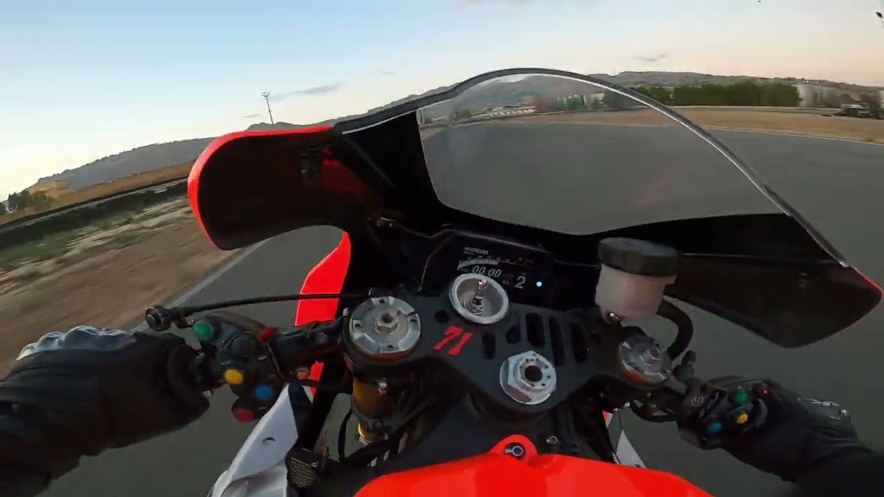 Ritorno in pista con la 1000. Prima volta sulla mia nuova Yamaha R1M