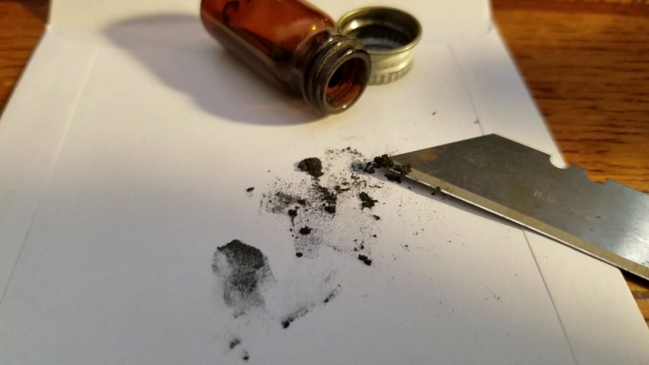 Guitar nut lube. Graphite.