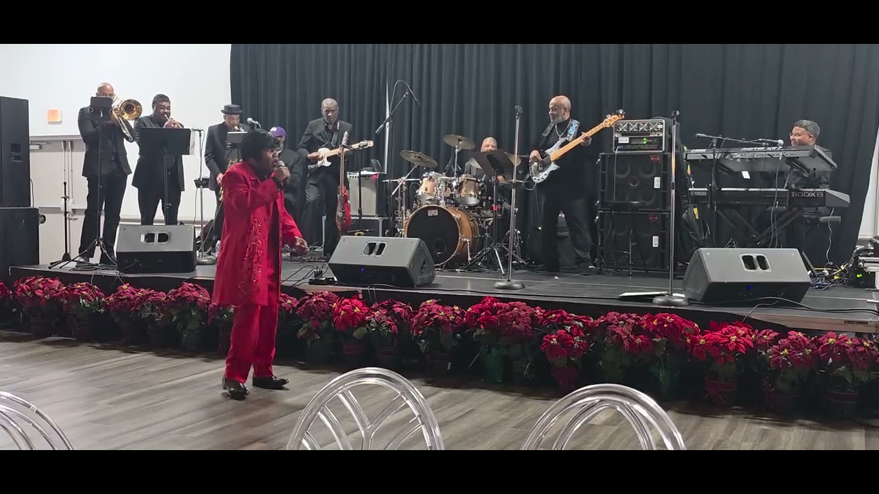 Gregory Cooper sings 