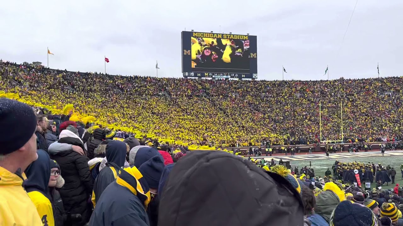 Michigan Stadium sings &ldquo;Mr. Brightside&rdquo; vs Ohio State