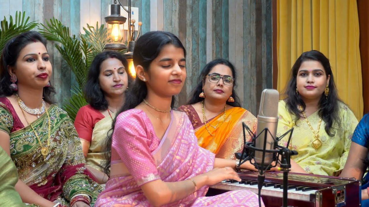 सबके सुधि अहाँ लइ छी ही अम्बे (भगवती गीत) - Maithili Thakur