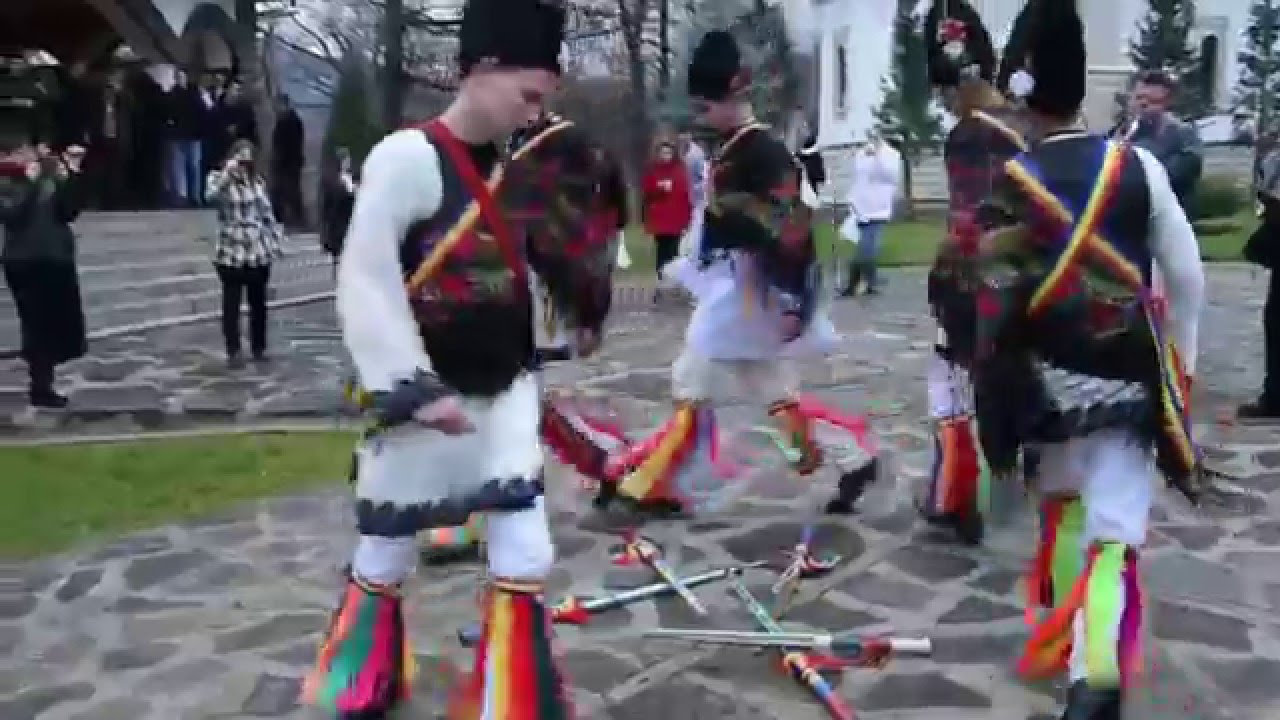 Calusarii din Valea Mica - Craciun 2015
