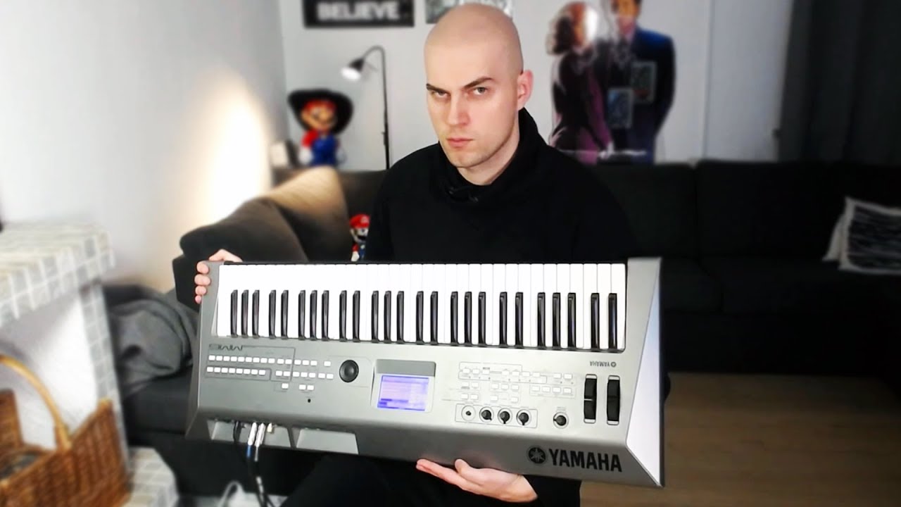 i play &ldquo;ain&rsquo;t no sunshine&rdquo; but the intro is a bit different