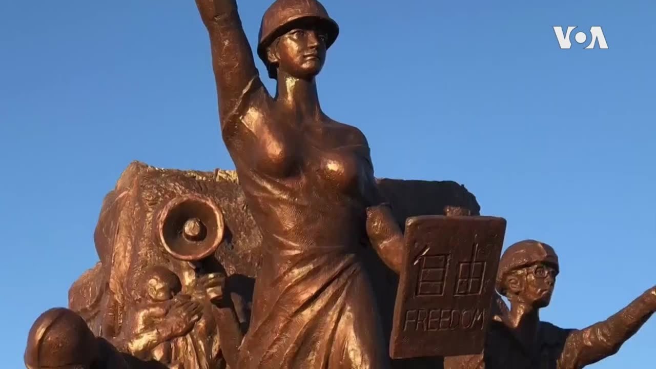“香港时代革命”雕塑在加州自由雕塑公园揭幕