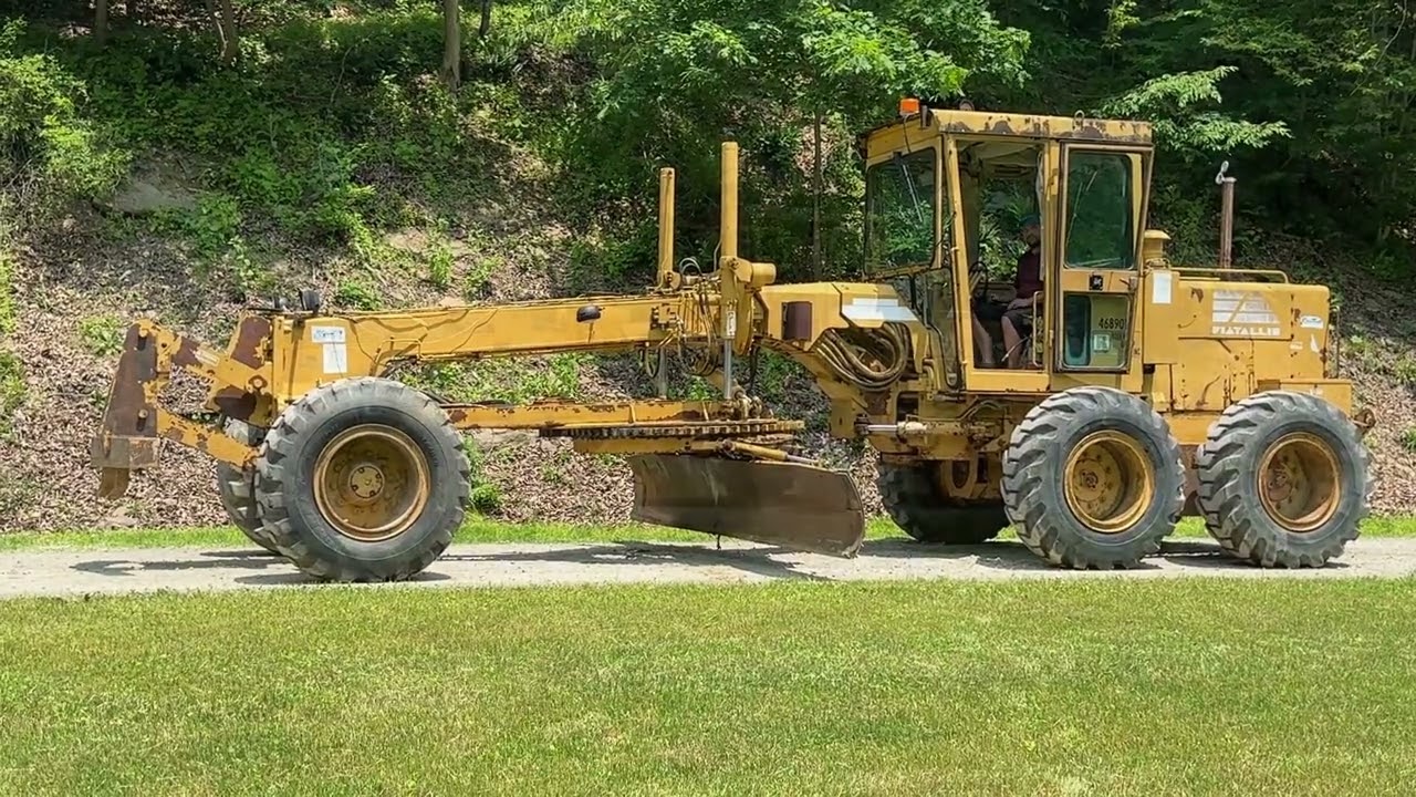 Fiat Allis FG85 Articulating Grader