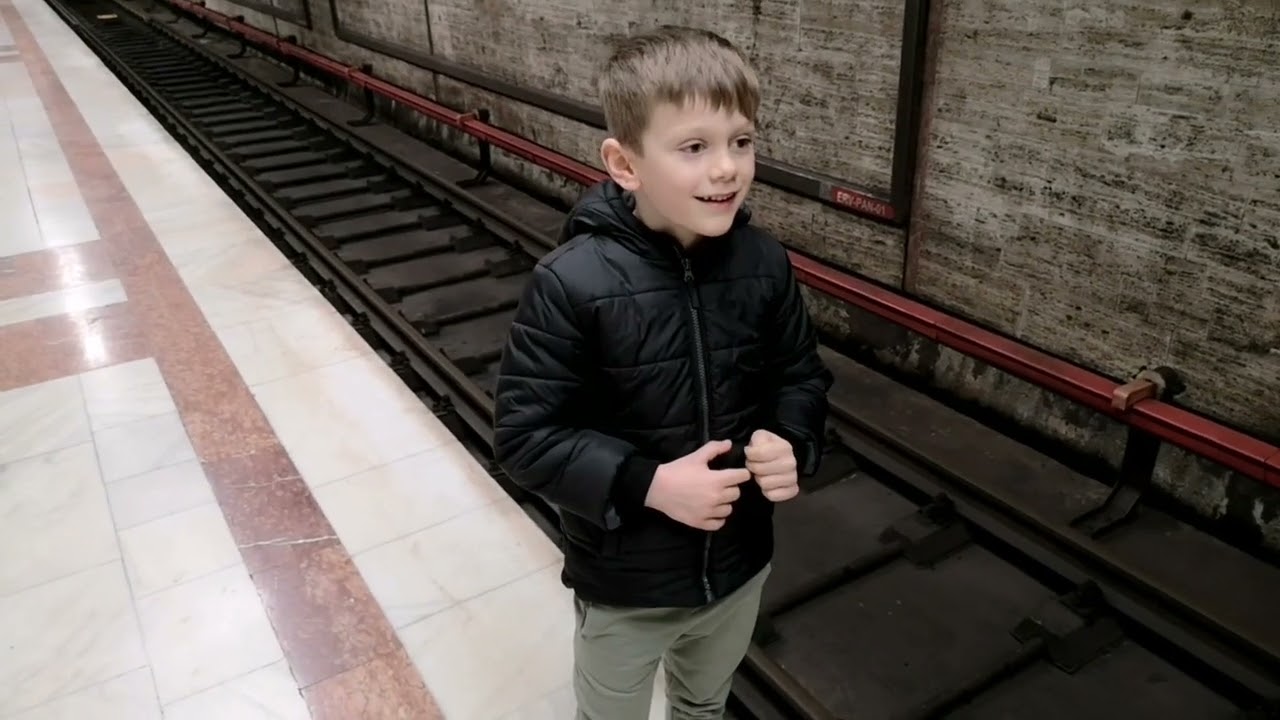 Cu metroul prin București 🚆ninge în prima zi de primăvară  ❄