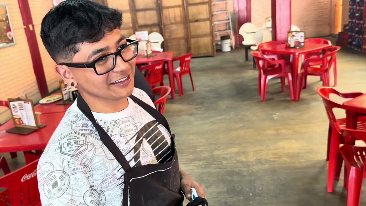 Los Amigos de Guerrero su especialidad  Burritos Bufadores y Tortas Bufadoras Frente a La central 