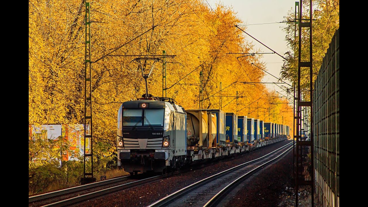 Vonatok Ferihegy megállóhelynél a 100-as vonalon.