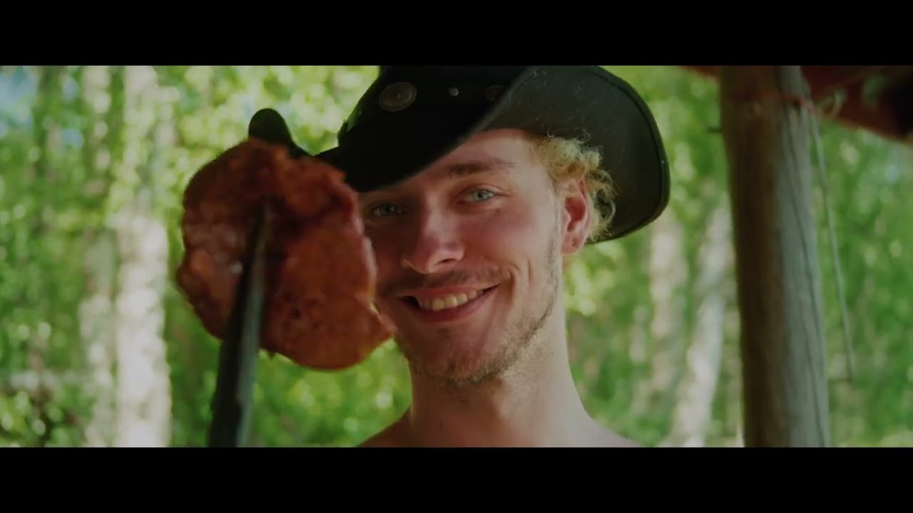 Denssipanda - MEILLÄ ON HAUSKAA (Virallinen musiikkivideo)