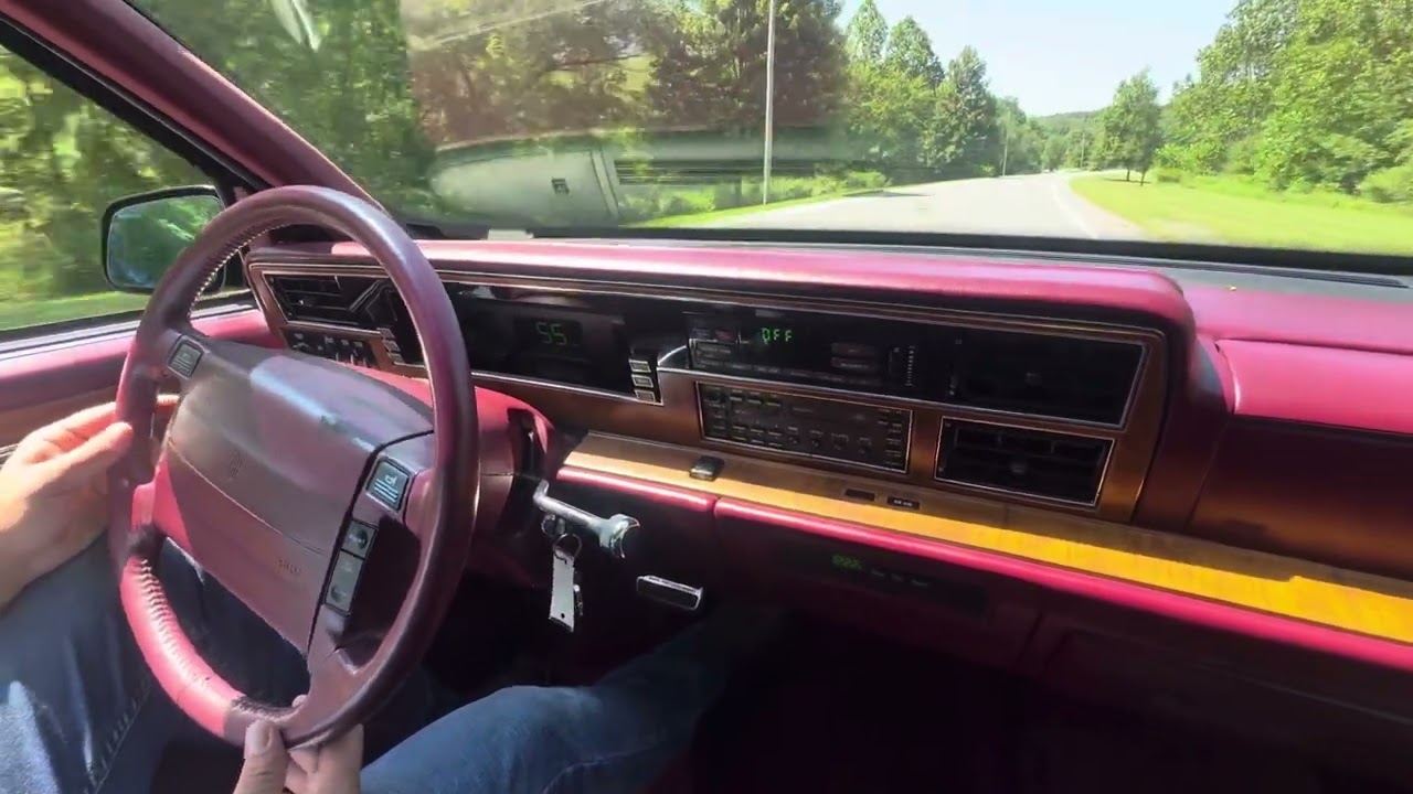 1990 Lincoln Continental — cold start and short drive reaching 55MPH+