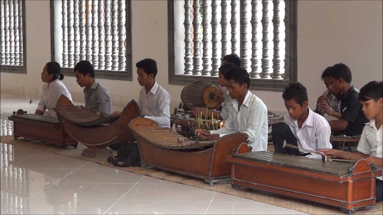 Cambodia - Pinpeat orchestra, Wat Bo temple, Siem Reap