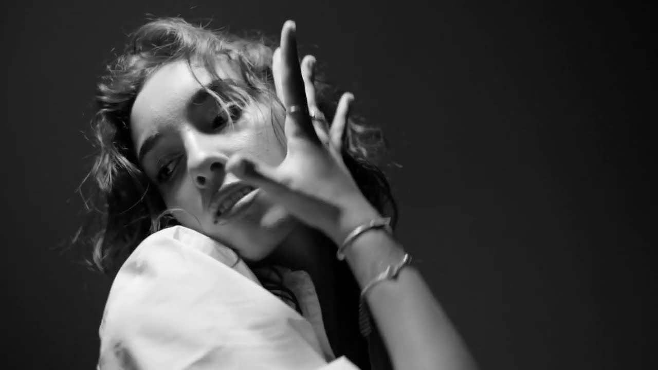 Bobby Oroza - Goddess - Official Video