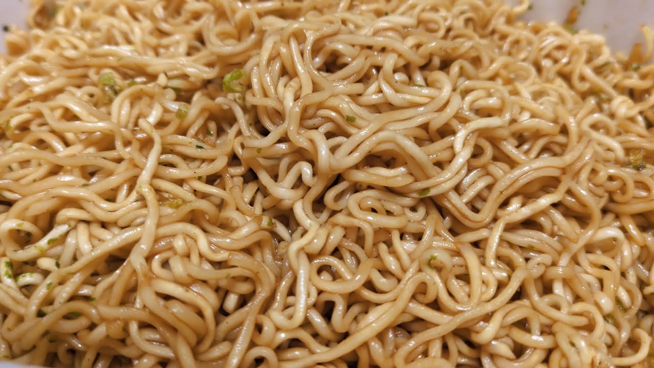 ただ、ペヤング超大盛を食べる。