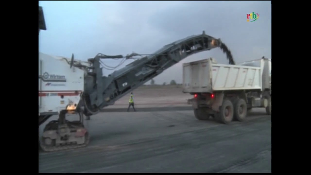 rtb/L'aéroprt de Ouagadougou, les travaux de bitumage continuent