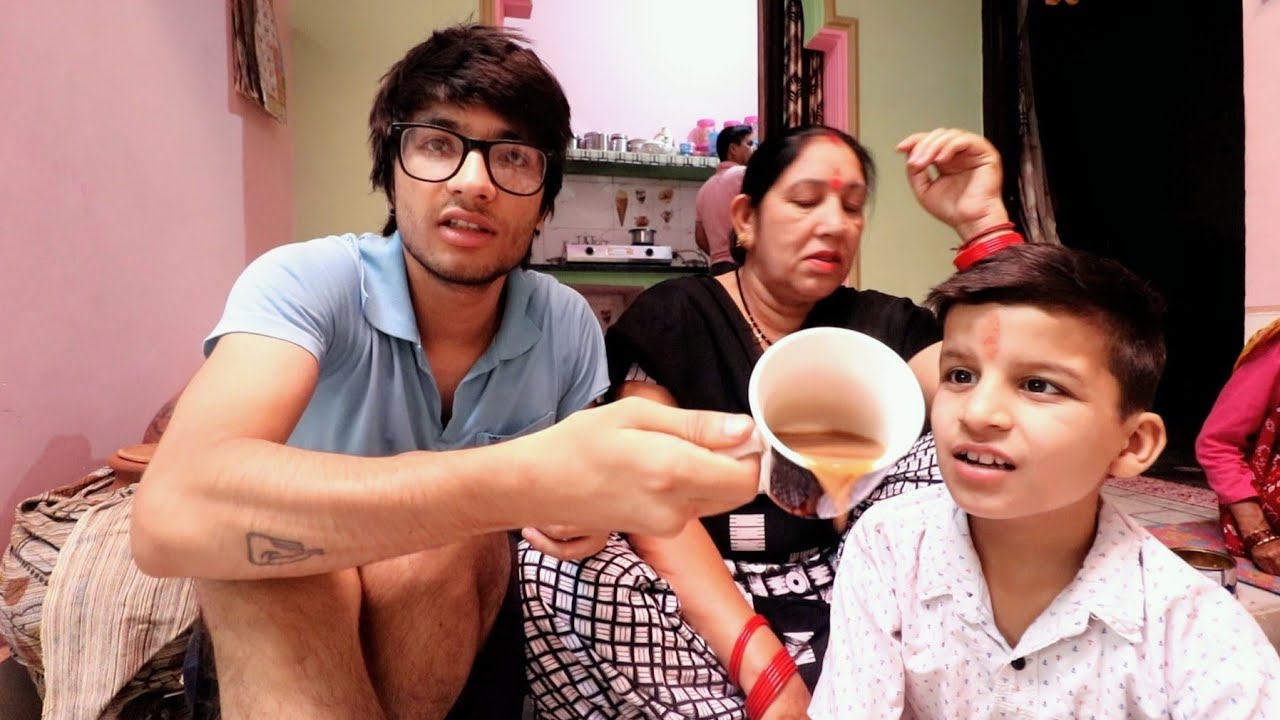 Garam Chai Gir gyi 😢 Piyush pe