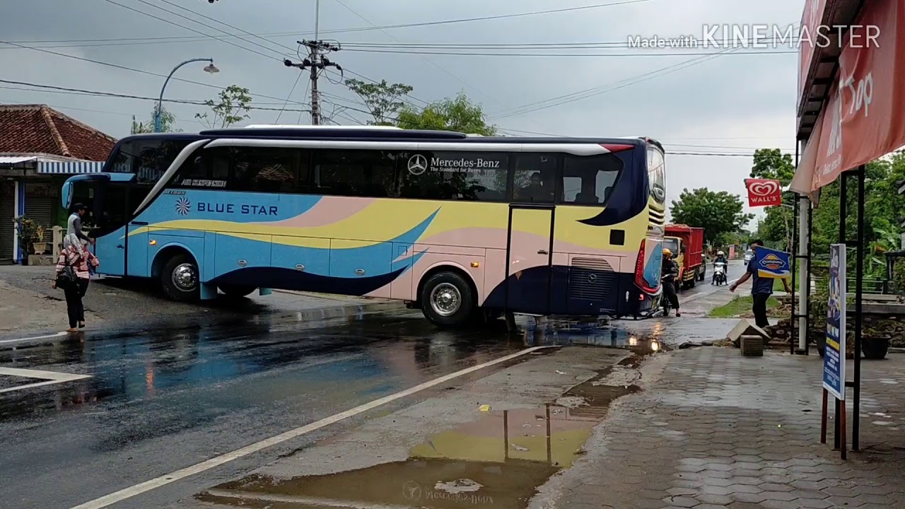 Bus Blue Star Driver Skill Dewa Putar Balik