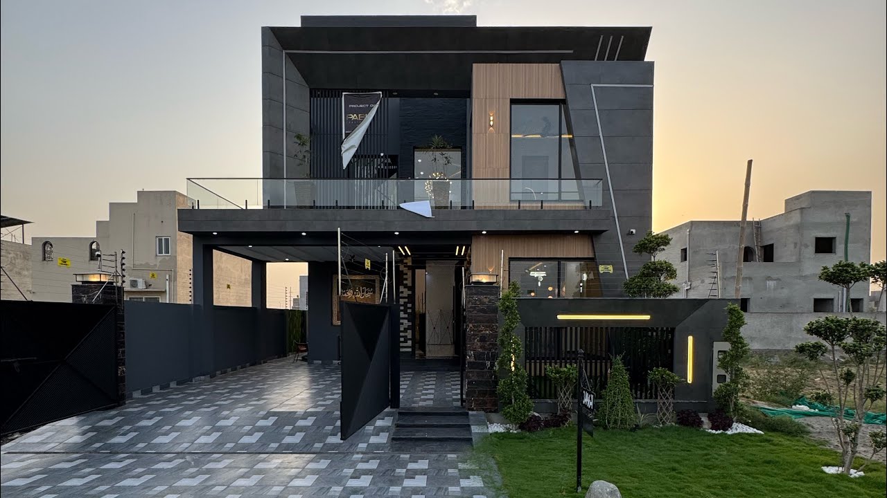 10 MARLA HOUSE FOR SALE IN DHA PHASE 7 LAHORE