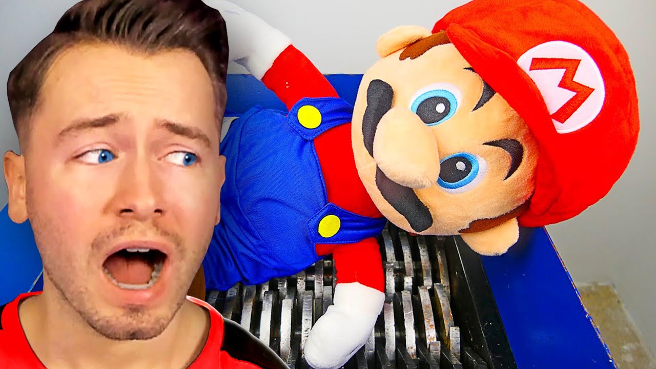 SUPER MARIO vs SCHREDDER...😱