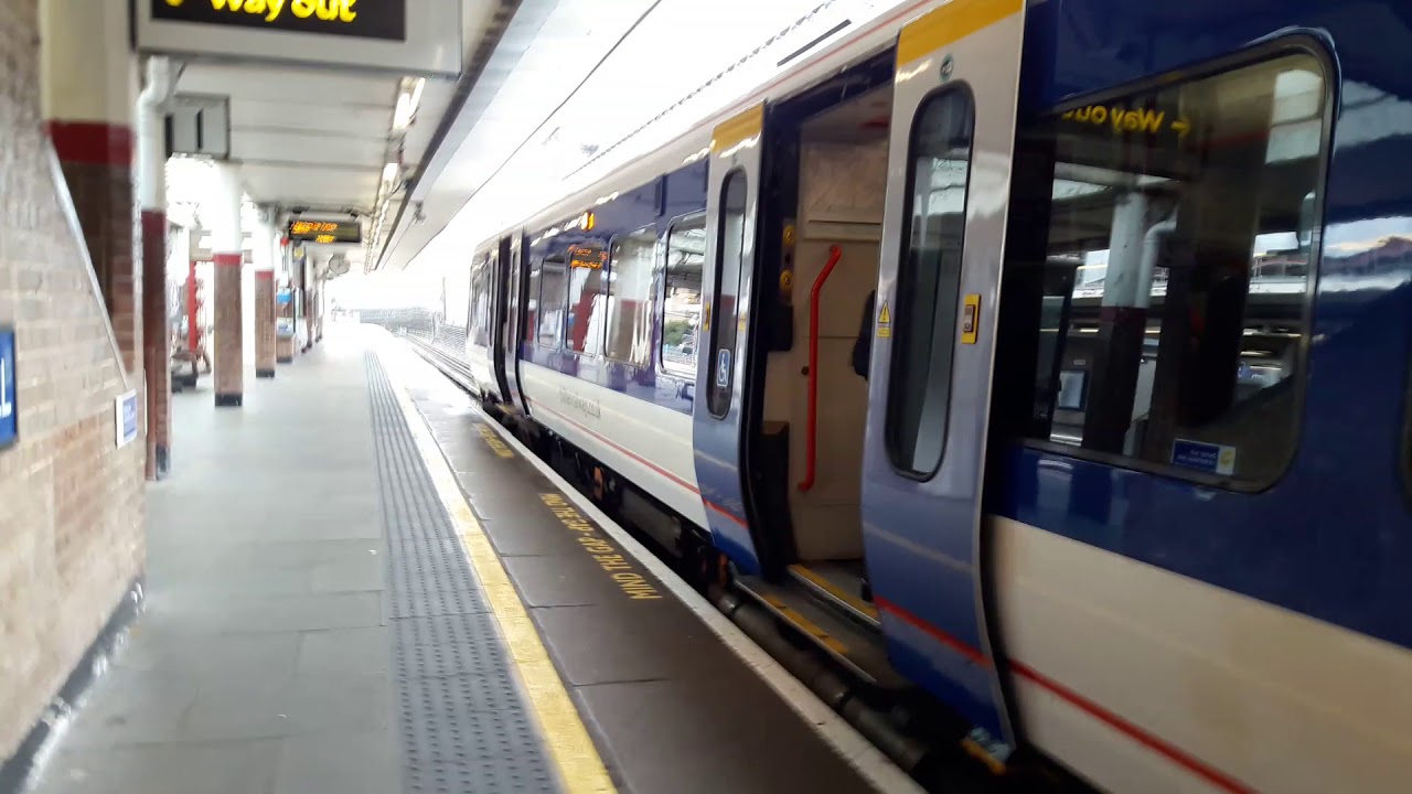 Chiltern Railways: British Rail Class 165 arriving at & leaving Harrow-on-the-Hill