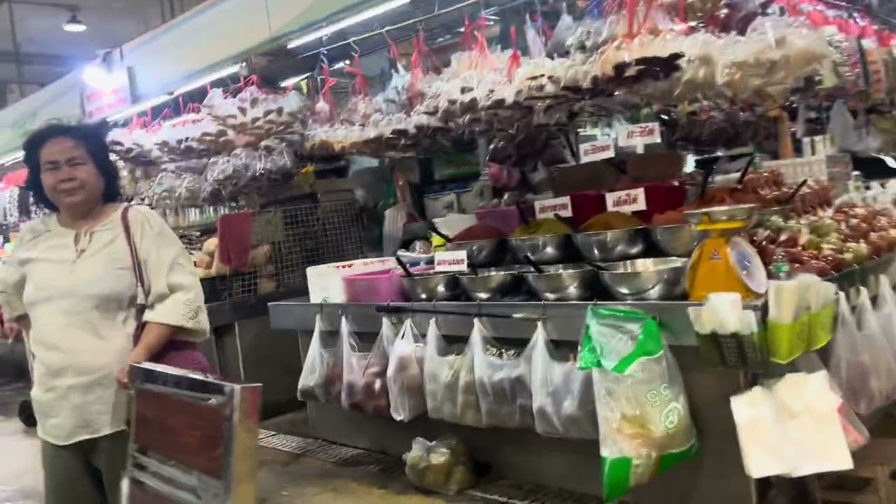 ของแห้ง-ของสด! ที่ตลาดสี่มุมเมือง โซนที่คนเยอะสุด ตามคำบอกพ่อค้าไอติม อยู่มา 40 กว่าปี เซ๊ง 7 หมื่น