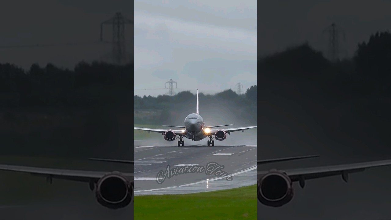 Boeing-737 Takeoff with Short Water Spray #shorts
