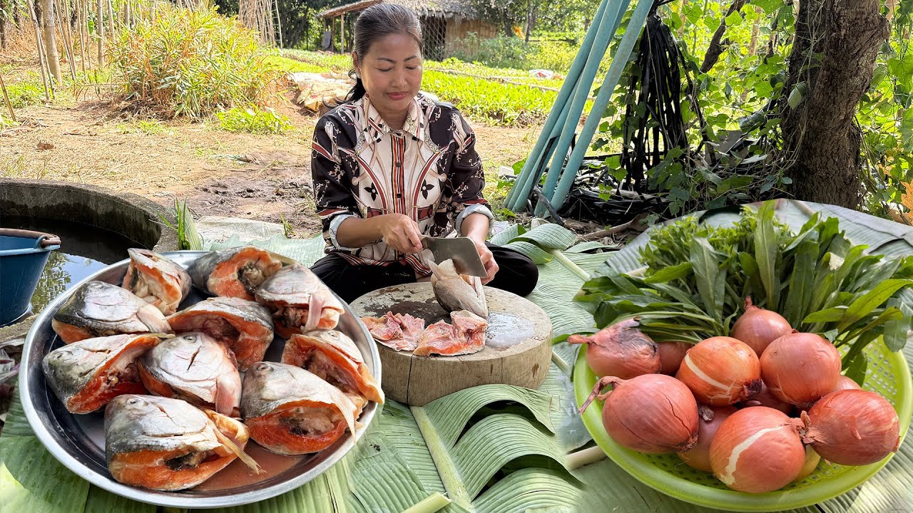 Chef Seyhak and Grandma cook head Salmon | Head salmon recipe | Chef Seyhak