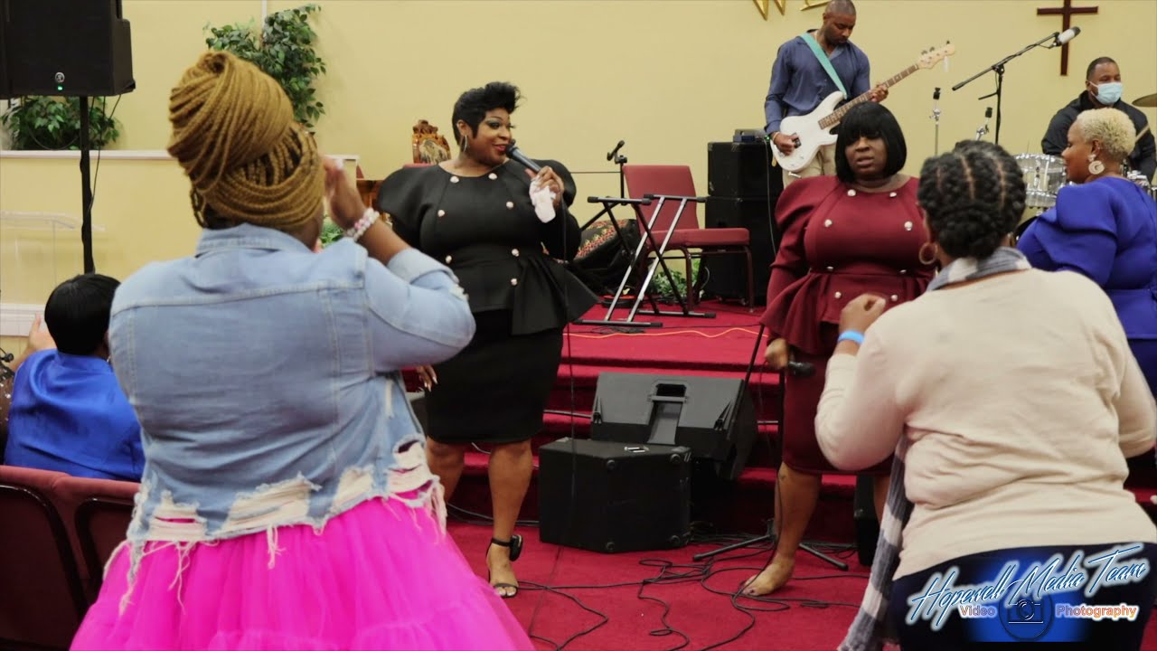 ANNIE & THE CALDWELL SINGERS (West Point MS) - A Child of God -- in Brookhaven MS