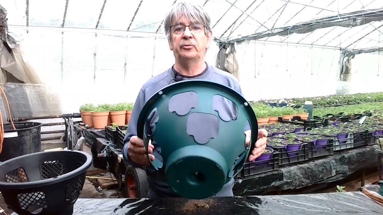 Easy fill hanging baskets, what size to buy, what to avoid.